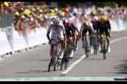 Tadej Pogačar a Jonas Vingegaard baví fanoušky cyklistiky v každé etapě letošn Tour de France