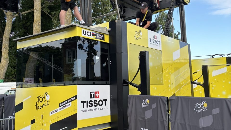 Technické zázemí Tour de France je jedna velká skládačka