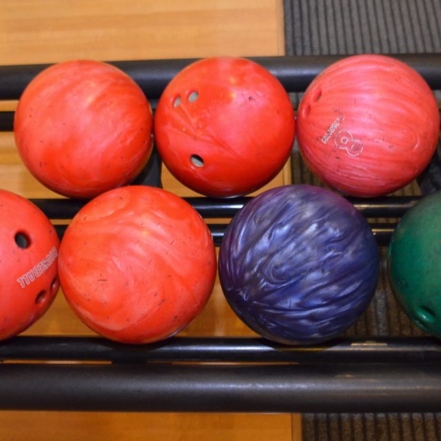 Bowling,  bowlingová koule,  bowlingové koule  (ilustrační foto) | foto: Anna Jadrná,  Český rozhlas