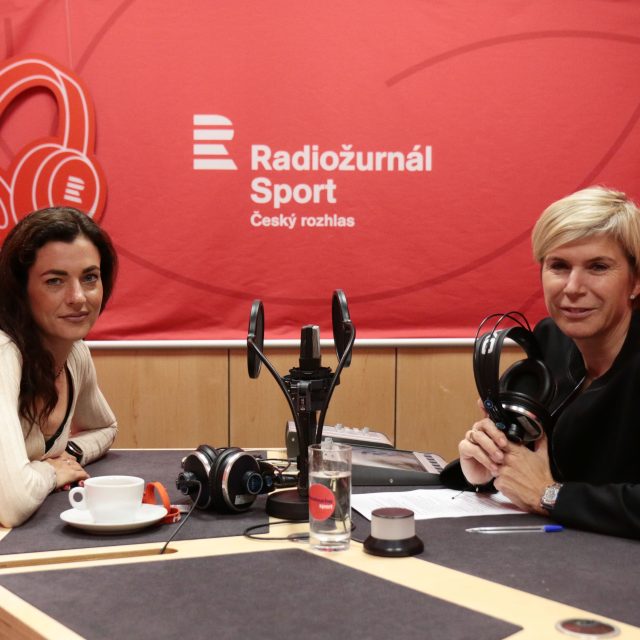 Kristiina Mäki hostem Kateřiny Neumannové na Radiožurnálu Sport | foto: Anna Duchková,  Český rozhlas