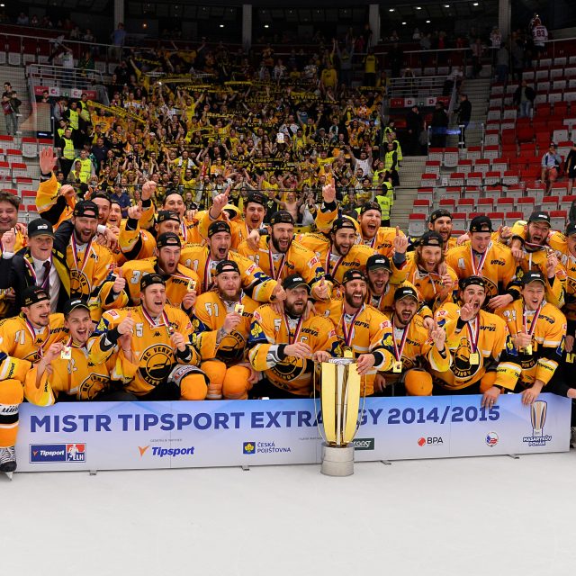 Hokejisté Litvínova vyhráli první titul v sezoně 2014/2015 | foto:  Barbora Reichová / CNC / Profimedia