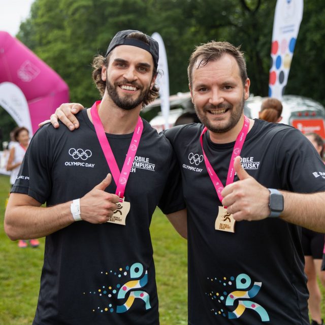 Na Olympijském běhu jde nejen o výkony,  ale i o přátelství | foto: Český olympijský výbor