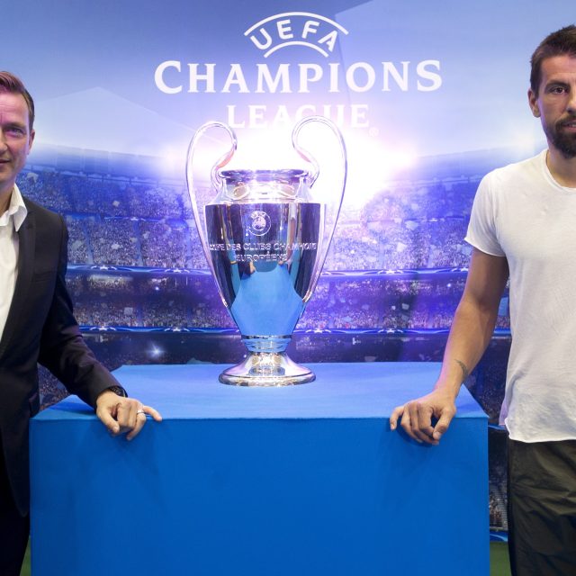 Vladimír Šmicer a Milan Baroš vyhráli s Liverpoolem Ligu mistrů. Kdo další z českých fotbalistů slavil? | foto:  Michal Šula / MAFRA