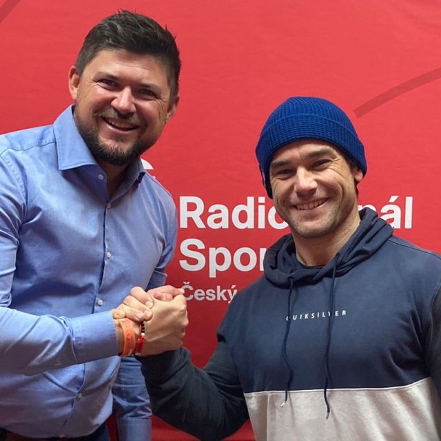 Martin Prokop a Vavřinec Hradilek ve studiu Radiožurnálu Sport. Kdo další navštívil moderátora během roku 2022? | foto: Markéta Salaj Svozilová,  Český rozhlas