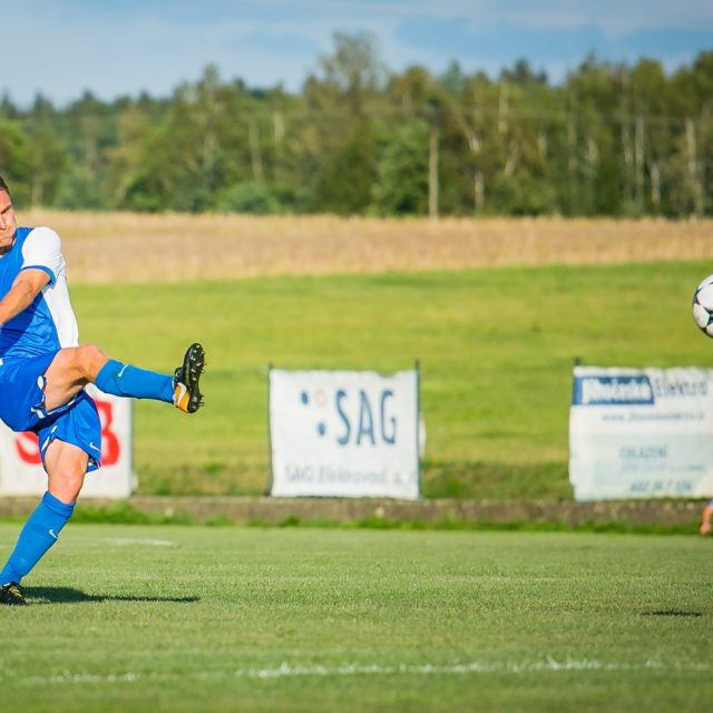 David Lafata se po ukončení vrcholové kariéry vrátil domů a hraje v krajském přeboru za Olešník | foto: Petr Lundák,  MAFRA / Profimedia