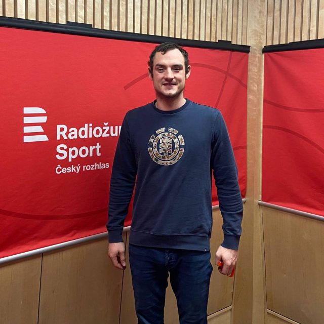 Daniel Vavruša ve studiu Radiožurnálu Sport | foto: Český rozhlas