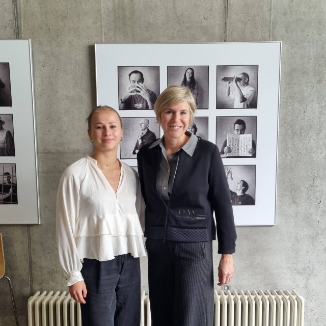 Moderní pětibojařka Lucie Hlaváčkovou s moderátorkou Kateřinou Neumannovou | foto: Adéla Krapková,  Český rozhlas