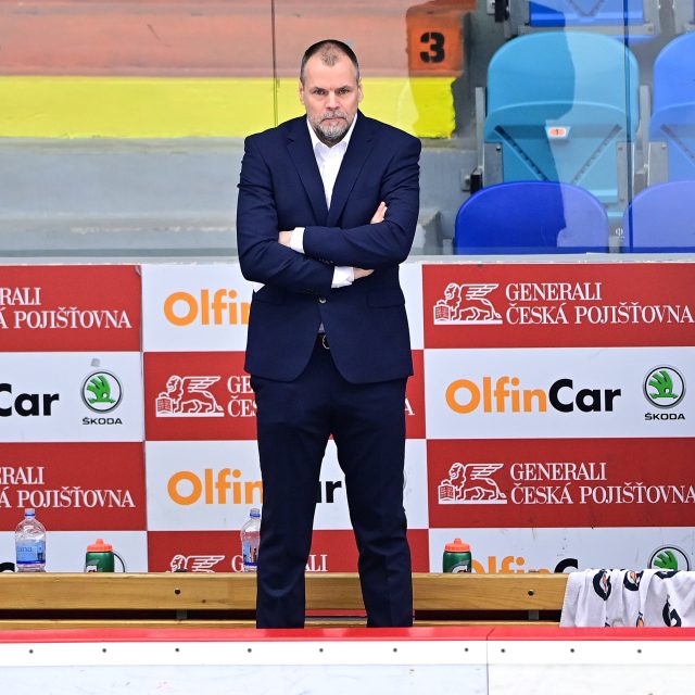 Trenér Richard Král se bude snažit dostat Mladou Boleslav dostat během sezony alespoň do play off | foto: Pavel Mazáč / CNC / Profimedia
