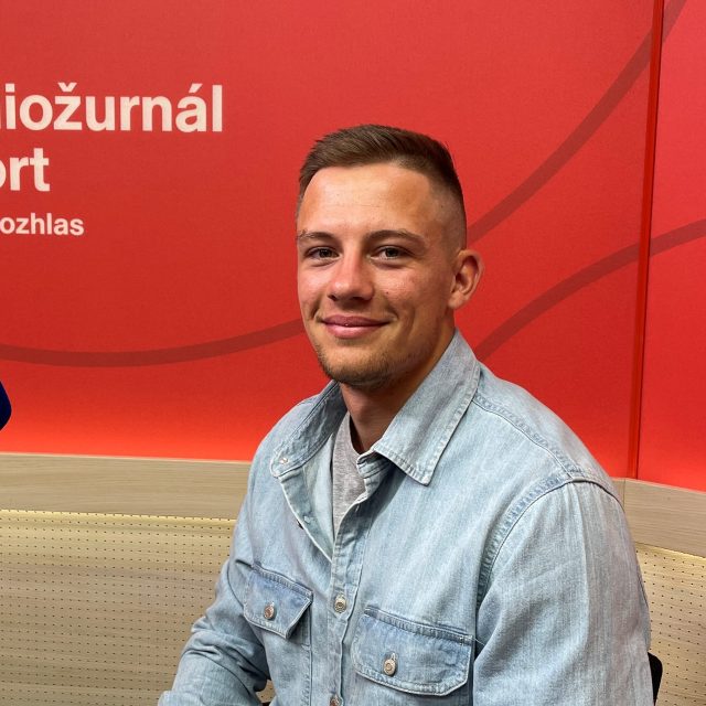 Fotbalista David Heidenreich ve studiu Radiožurnálu Sport | foto: Miloslav Hamřík,  Český rozhlas