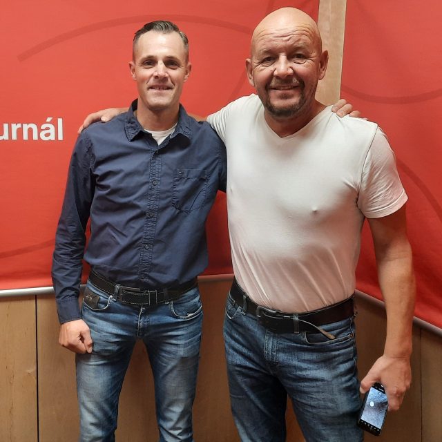 Žokej Josef Bartoš a moderátor Pavel Nečas | foto: Anna Duchková,  Český rozhlas