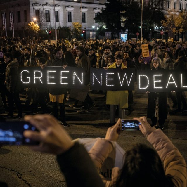 Green New Deal se přibližně překládá jako Nový zelený úděl. | foto: Fotobanka Profimedia