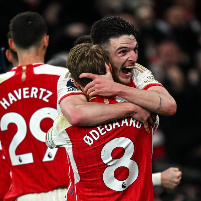 Fotbalisté Arsenalu ve šlágru 23. kola porazili 3:1 Liverpool a na lídra tabulky ztrácí jen dva body | foto: Profimedia