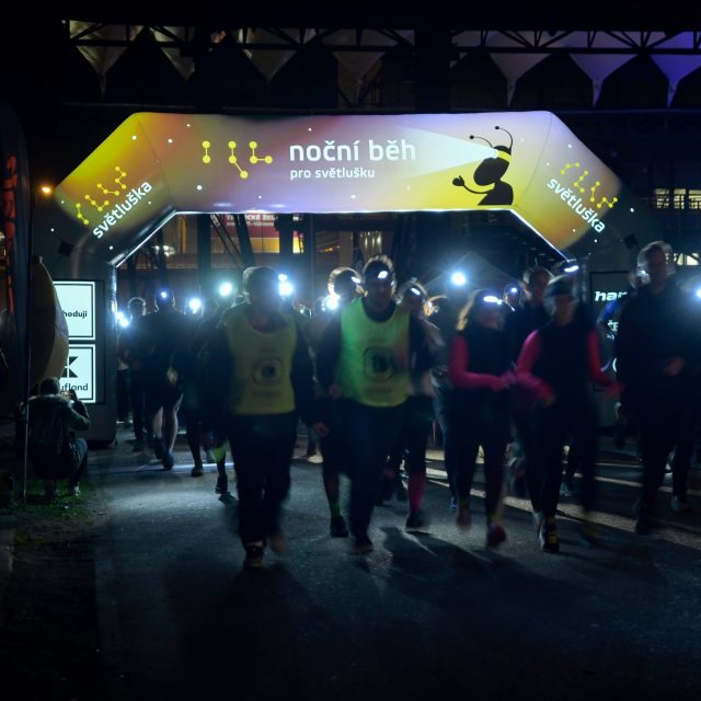 Noční běh pro Světlušku v Ostravě 2022 | foto: Roman Pelderl
