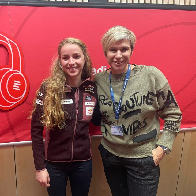 Biatlonistka Markéta Davidová s moderátorkou Kateřinou Neumannovou | foto: Barbora Dvořáková,  Český rozhlas