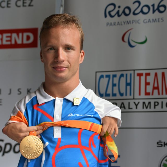 Arnošt Petráček,  handicapovaný plavec,  vítěz z paralympiády v Riu | foto: Michal Beránek,  CNC / Profimedia