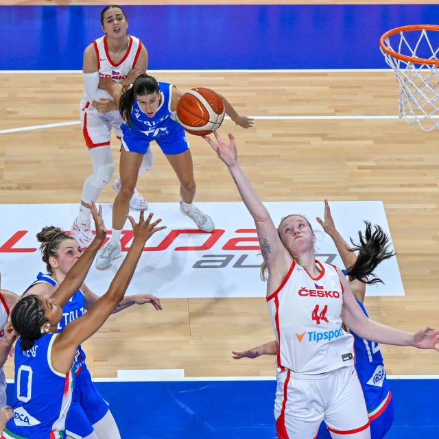 Basketbalistka Julia Reisingerová by měla být na Eurobasketu 2025 jednou z opor českého celku | foto: Václav Šálek,  ČTK