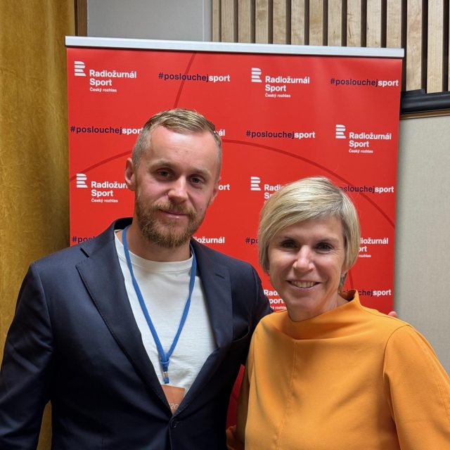 Oštěpař Jakub Vadlejch s moderátorkou Kateřinou Neumannovou | foto: Zuzana Pokorná,  Český rozhlas