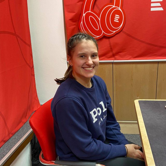 Sportovní gymnastka Aneta Holasová ve studiu Radiožurnálu Sport | foto: Český rozhlas