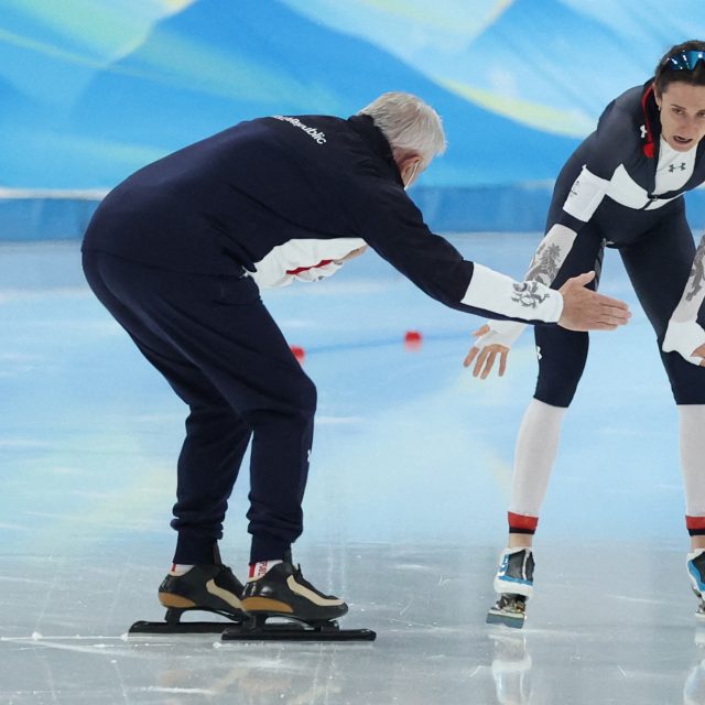 Martina Sáblíková s trenérem Novákem. | foto: ELOISA LOPEZ,  Reuters