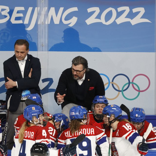 Trenér českých hokejistek Tomáš Pacina | foto: Reuters