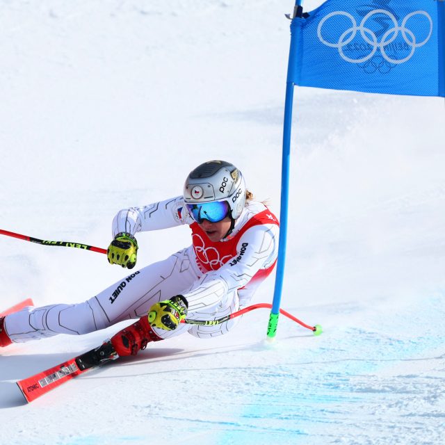 Ester Ledecká během olympijského závodu super-G. | foto:  Denis Balibouse,  Reuters