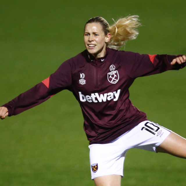 Několikanásobná česká fotbalistka roku Kateřina Svitková v dresu anglického West Hamu | foto: Action Foto Sport,  Reuters