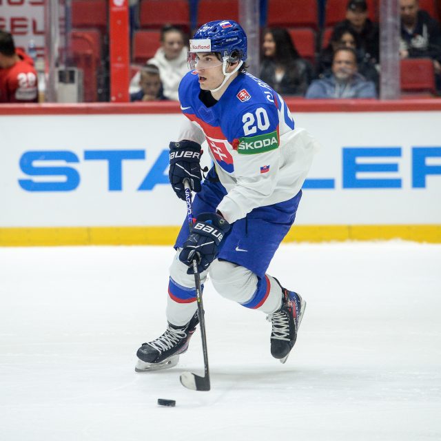 Slovenský hokejista Juraj Slafkovský se stal jedničkou letošního draftu NHL | foto: Andrea Branca/Just Pictures/Sipa USA,  Reuters