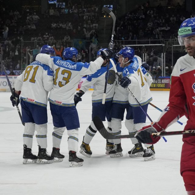 Česku se proti Kazachstánu nepovedla druhá třetina. | foto: Ints Kalnins,  Reuters