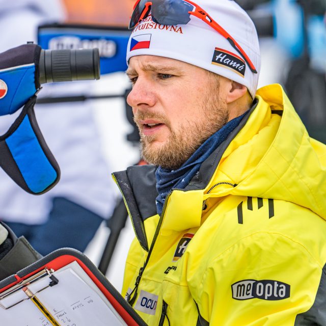 Matthew Emmons si v pořadu Na síti povídal s moderátorkou Andreou Sestini Hlaváčkovou | foto:  (C) Český biatlon Petr Slavík