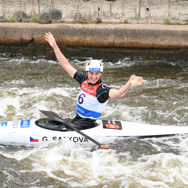 Gabriela Satková slaví bronz v závodě Světového poháru v pražské Troji | foto: Iva Roháčková