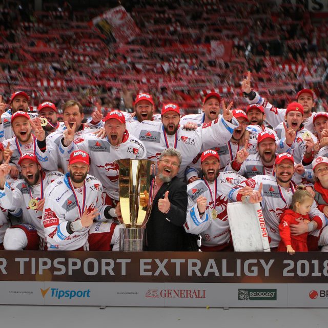 Mistr Tipsport extraligy 2018/2019 tým HC Oceláři Třinec | foto: Profimedia