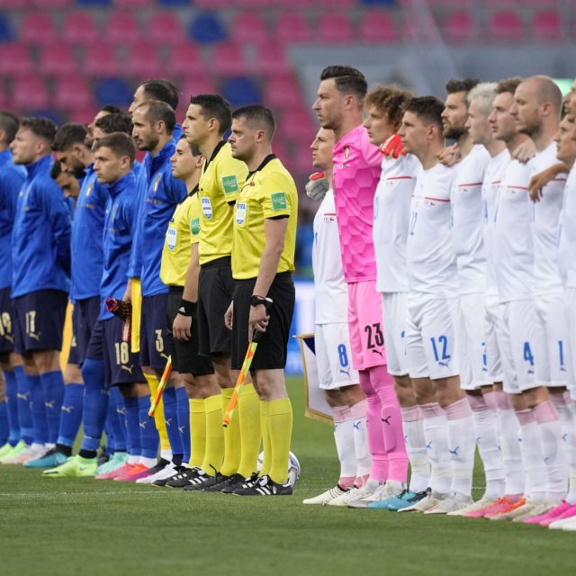 Čeští fotbalisté již ve čtvrtek 24. března zabojují v baráži o MS v souboji se Švédskem | foto: Antonio Calanni,  AP/ČTK