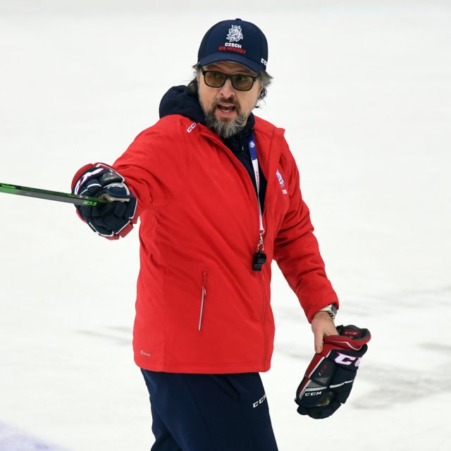 Trenér ženské hokejové reprezentace Tomáš Pacina | foto: Kateřina Šulová,  ČTK
