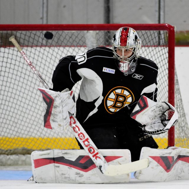 První tři měsíce v USA byly nejhorší. Největší problém jsem měl se stravou,  tvrdí brankář nastupující za Boston Bruins | foto: Profimedia