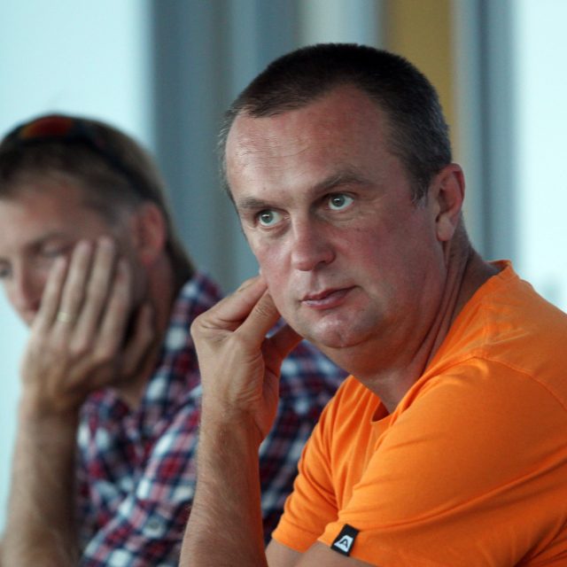 Šéf českého biatlonu Jiří Hamza  (v popředí) se sportovním ředitelem biatlonového svazu Ondřejem Rybářem. | foto: Petr Lemberk / MAFRA,  Profimedia