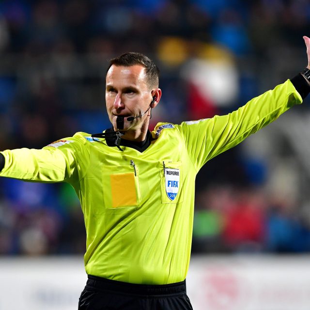 Uznávaný fotbalový rozhodčí Radek Příhoda  | foto: Pavel Mazáč / CNC,  Fotobanka Profimedia