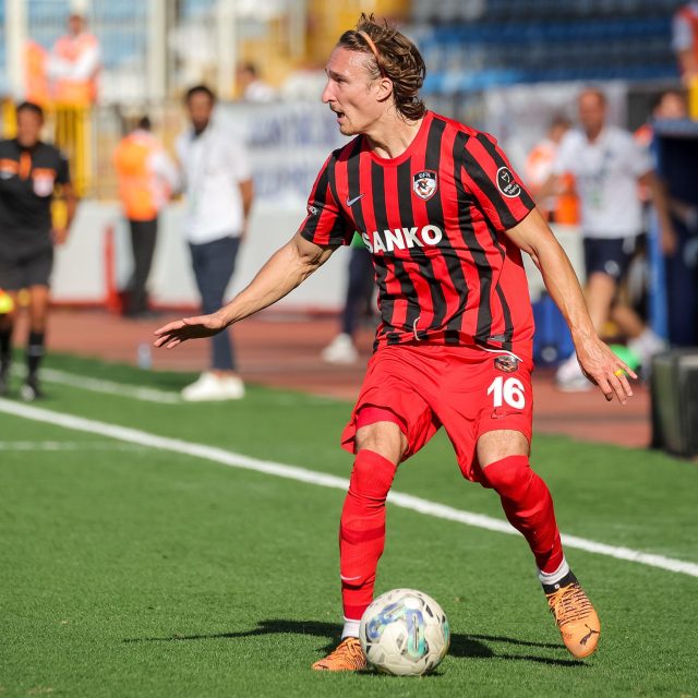 Fotbalista Matěj Hanousek zažil v Turecku hodně nepříjemné chvíle. Folprecht jeho cestu do bezpečí do Čech chápe | foto: Profimedia
