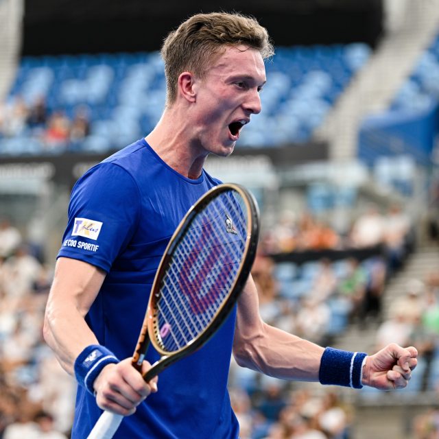 Český tenista Jiří Lehečka se může radovat z postupu do 3.kola Australian Open | foto: Profimedia