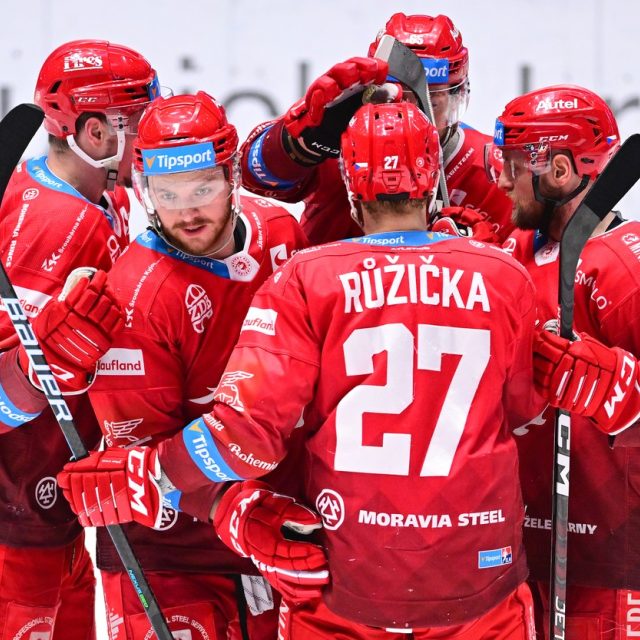 Hokejisté Třince slaví postup do finále extraligy | foto: David Taneček,  ČTK
