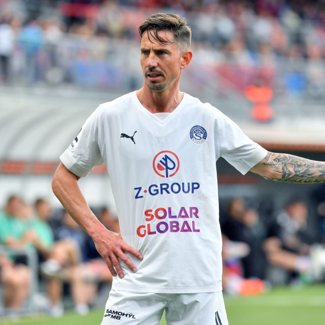 Fotbalista Milan Petržela odehrál v nejvyšší domácí soutěži jubilejní 500. zápas. Končit ale nehodlá | foto: Pavel Mazáč / CNC / Profimedia