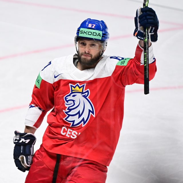 Skóre zápasu na mistrovství světa proti Kazachstánu otevřel obránce Jakub Zbořil | foto: David Taneček,  ČTK