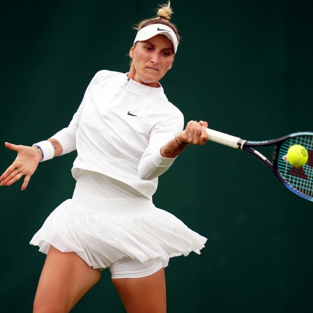Tenistka Markéta Vondroušová během zápasu ve Wimbledonu | foto: Fotobanka Profimedia,  Adam Davy/PA Images,  Profimedia