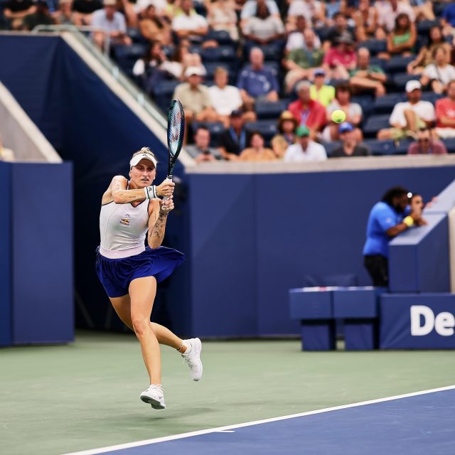 Markéta Vondroušová v osmifinálovém zápase na US Open | foto: Profimedia