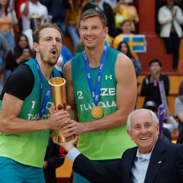 Ondřej Perušič slavil s Davidem Schweinerem titul mistrů světa a přímo v Mexiku s ním byla i manželka Mariana | foto: Profimedia