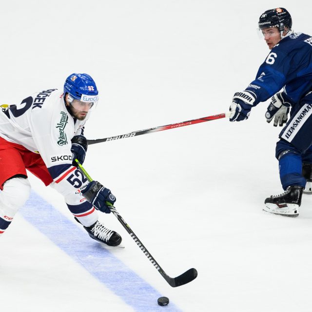 Hokejový útočník Michael Špaček  (archivní foto) v zápase proti Finsku | foto: Vlastimil Vacek,  Právo / Profimedia