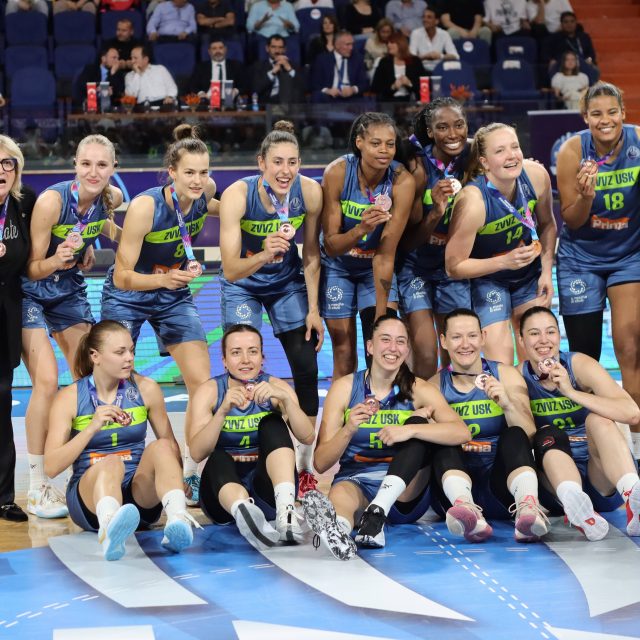 Basketbalisty USK Praha dosáhly v Eurolize na bronzovou medaili | foto: Profimedia