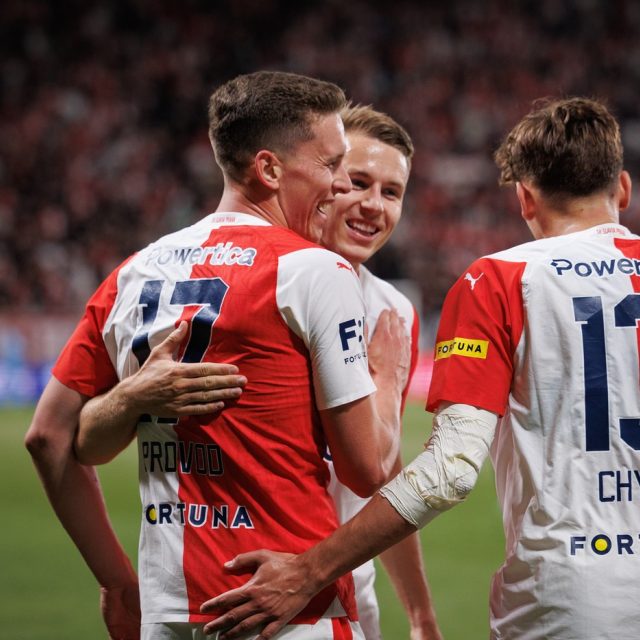 Fotbalisté Slavie Praha | foto:  Michal Sváček / MAFA,  Profimedia