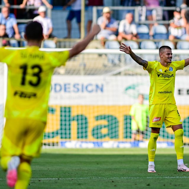 Jan Kliment zařídil výhru Olomouce dvěma góly | foto: Václav Pancer,  ČTK