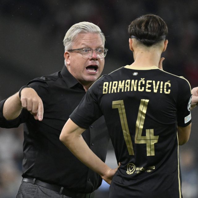 Trenér pražské Sparty Lars Friis a křídelník Veljko Birmančević | foto:  ČTK/AP,  Profimedia