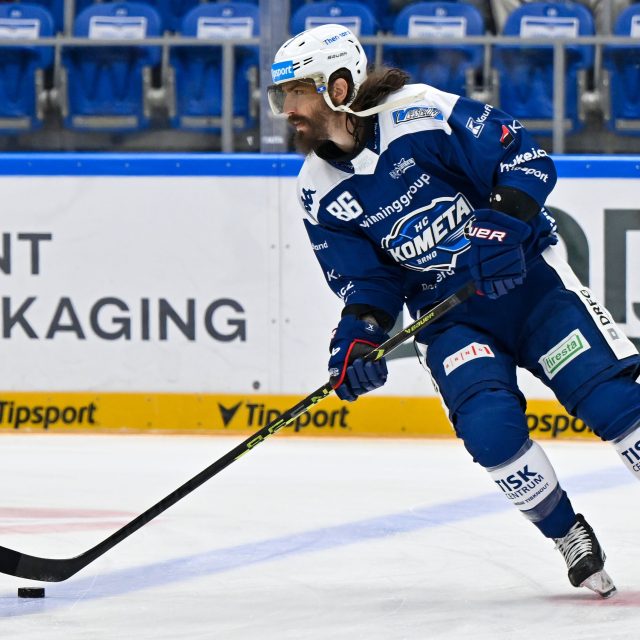 Brněnský Peter Mueller v zápase proti Mladé Boleslavil zvýšil vedení Komety na 3:1 | foto: Václav Šálek,  Profimedia
